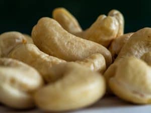 Cashew nuts shelled